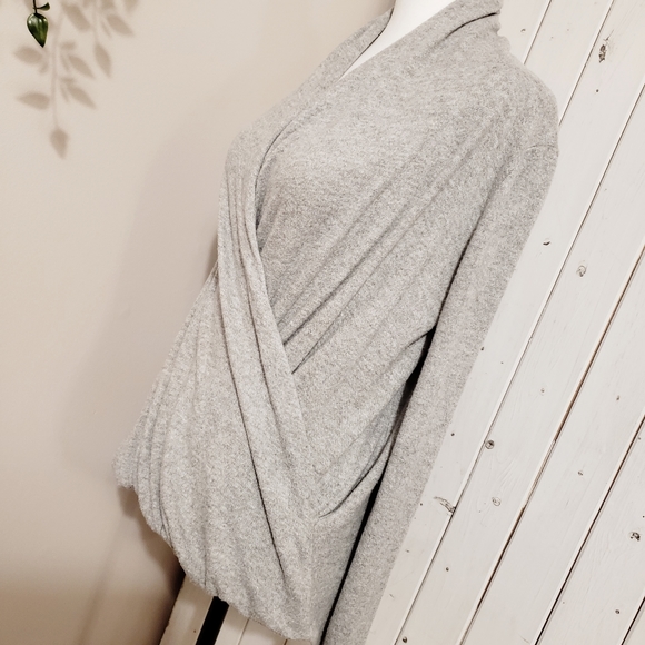 PHILOSOPHY | SOFT WRAP FRONT SWEATER GREY OVERSIZED - Picture 2 of 9
